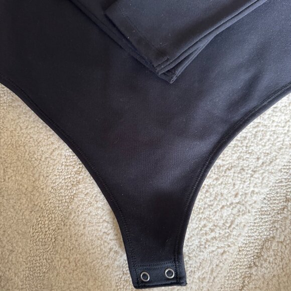 Abercrombie & Fitch Long Sleeve Cutout Bodysuit - Picture 4 of 7